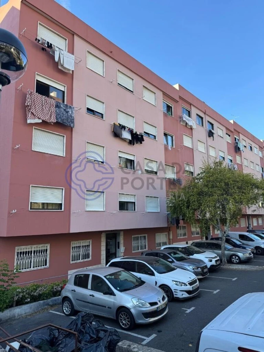 Apartamento T1 para Venda em Agualva e Mira-Sintra Foto 5