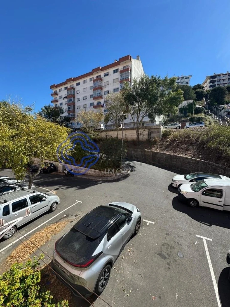 Apartamento T1 para Venda em Agualva e Mira-Sintra Foto 8