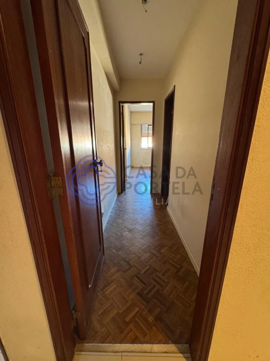 Apartamento T1 para Venda em Agualva e Mira-Sintra Foto 17