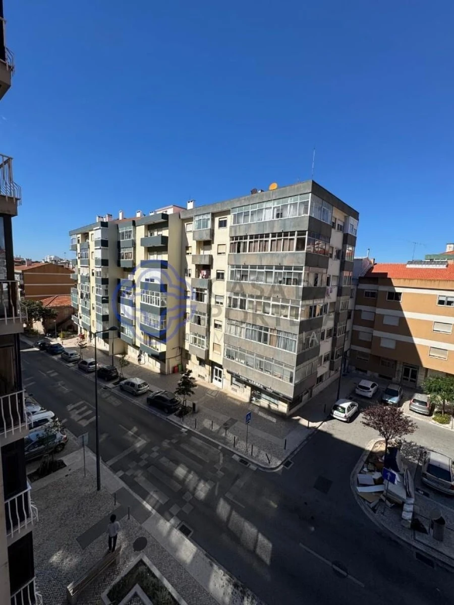 Apartamento T1 para Venda em Agualva e Mira-Sintra Foto 23