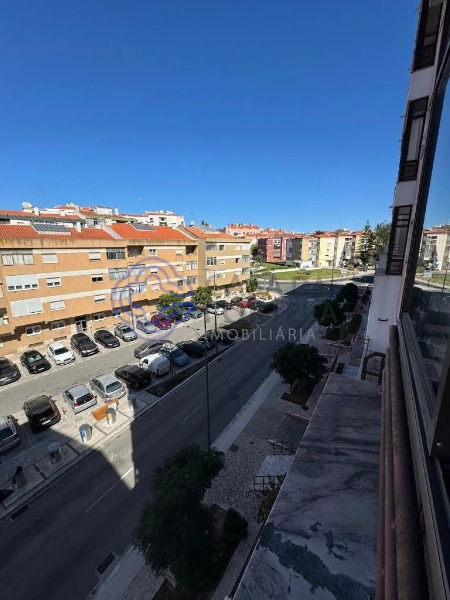 Apartamento T1 para Venda em Agualva e Mira-Sintra Foto 34