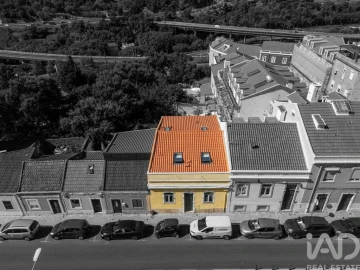 Moradia T4 para Venda em Campo de Ourique