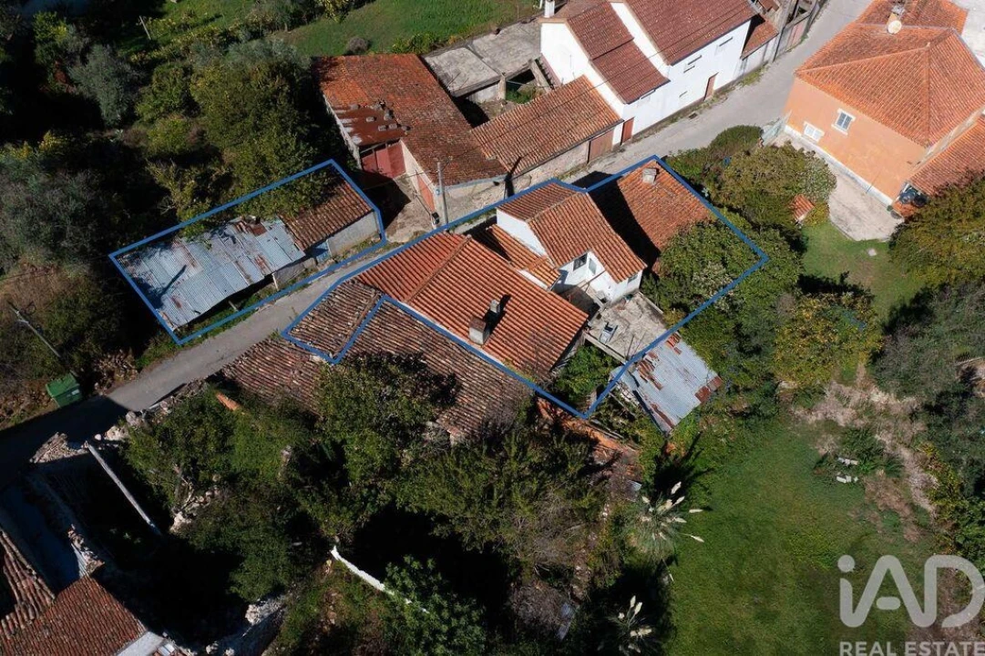 Moradia T2 para Venda em Serpins Foto 25