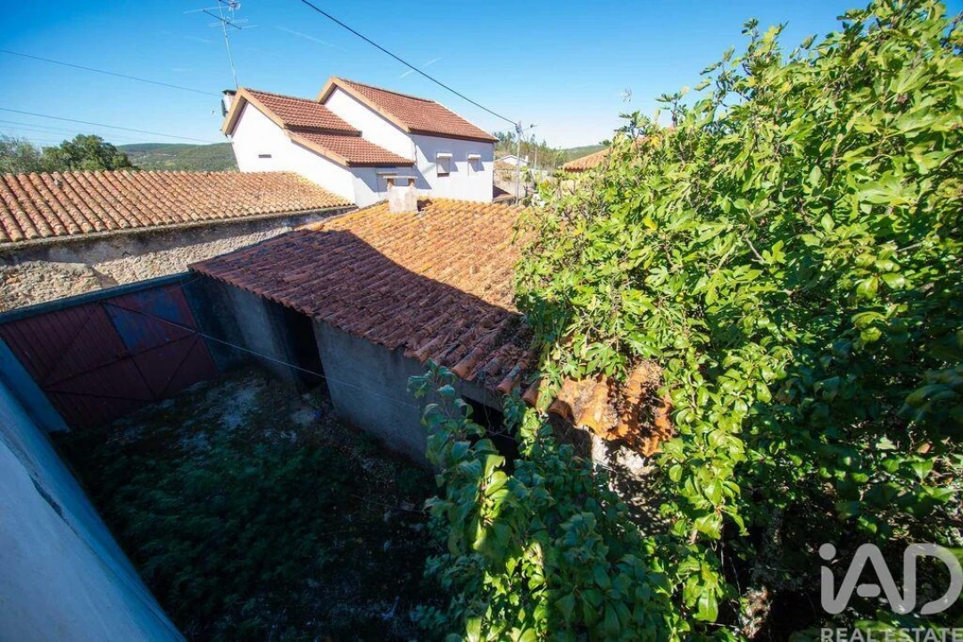 Moradia T2 para Venda em Serpins Foto 14