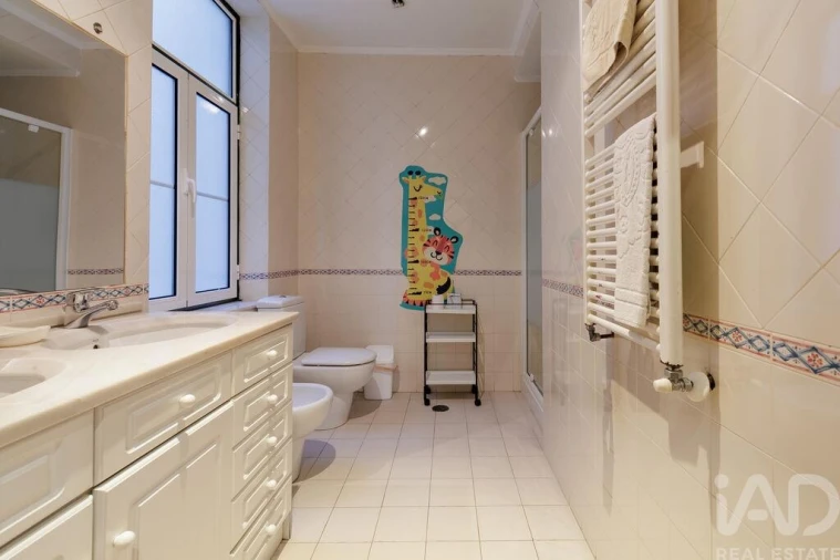 Apartamento T5 para Venda em Arroios Foto 32