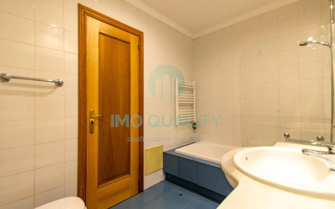 Apartamento T2 para Arrendamento em Lordelo do Ouro e Massarelos Foto 10