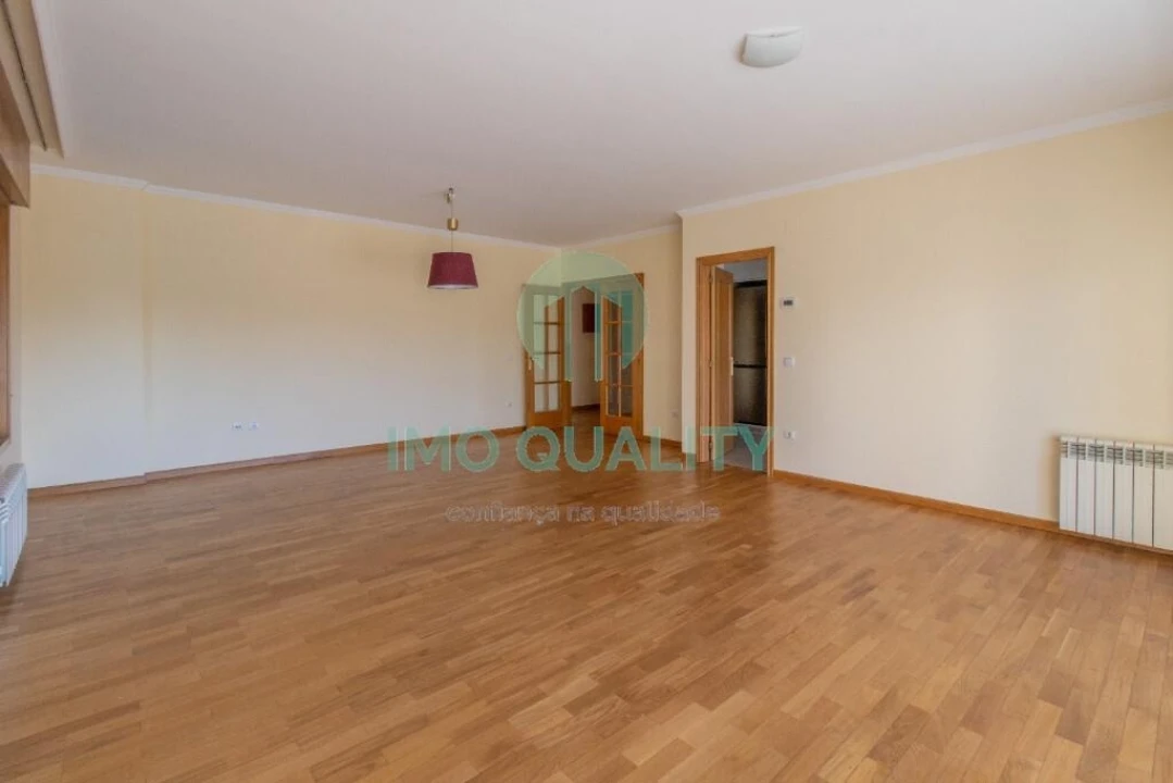 Apartamento T2 para Arrendamento em Lordelo do Ouro e Massarelos Foto 22