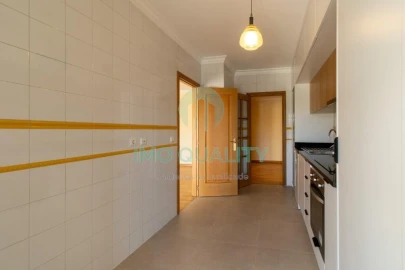 Apartamento T2 para Arrendamento em Lordelo do Ouro e Massarelos