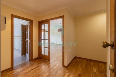 Apartamento T2 para Arrendamento em Lordelo do Ouro e Massarelos
