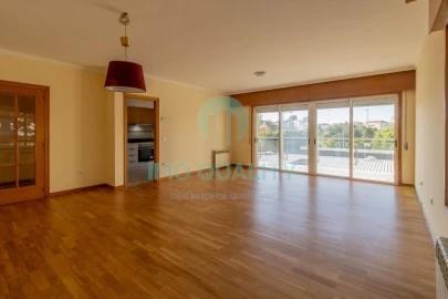 Apartamento T2 para Arrendamento em Lordelo do Ouro e Massarelos