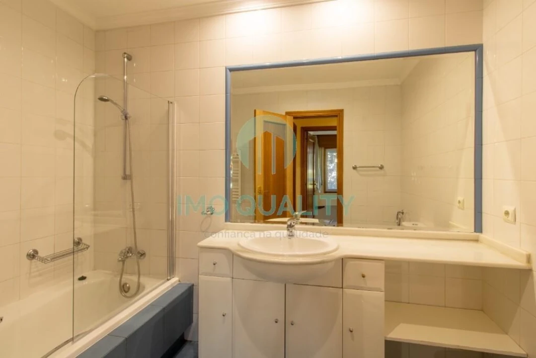 Apartamento T2 para Arrendamento em Lordelo do Ouro e Massarelos Foto 9