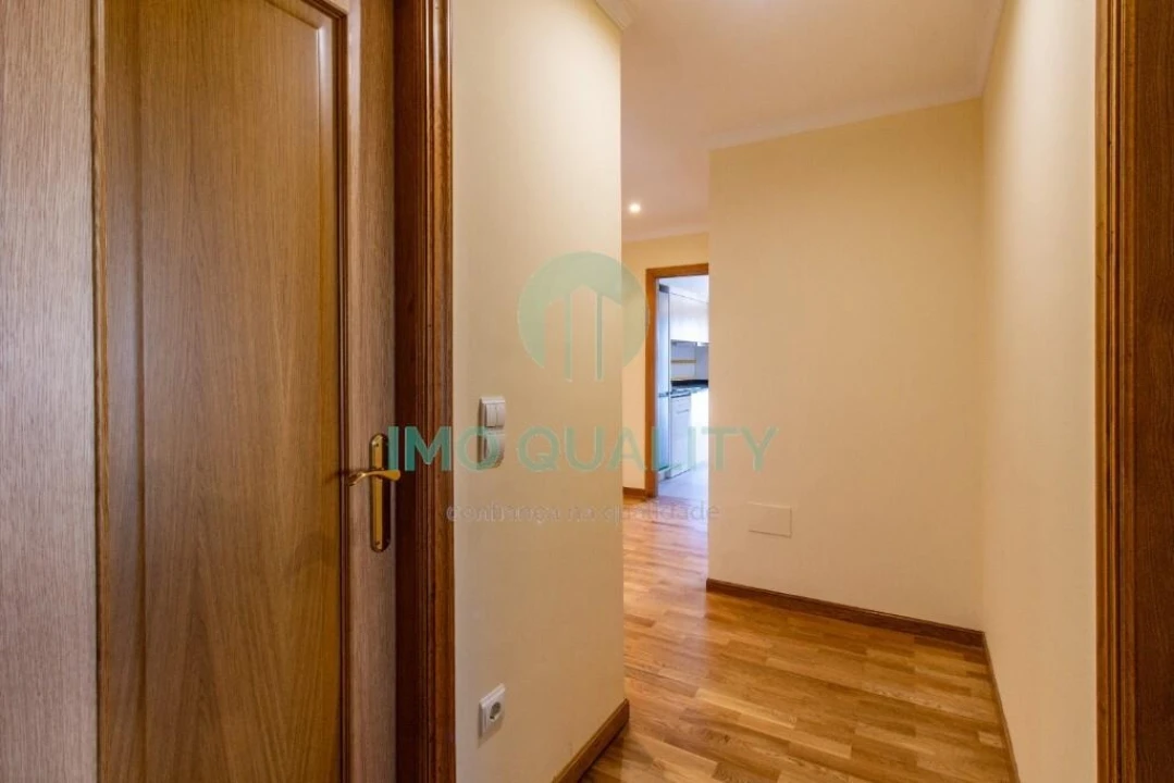 Apartamento T2 para Arrendamento em Lordelo do Ouro e Massarelos Foto 15