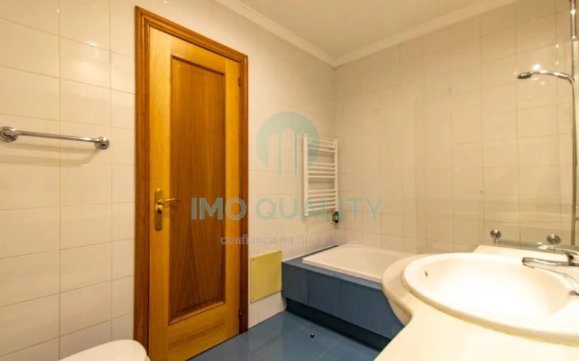 Apartamento T2 para Arrendamento em Lordelo do Ouro e Massarelos Foto 10