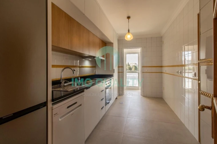 Apartamento T2 para Arrendamento em Lordelo do Ouro e Massarelos Foto 24