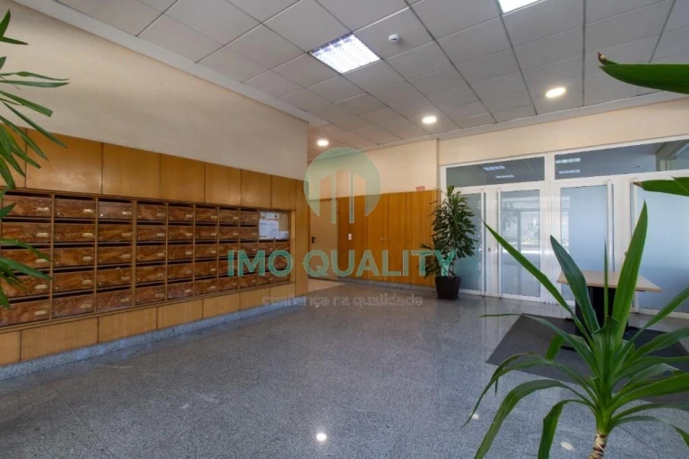 Apartamento T2 para Arrendamento em Lordelo do Ouro e Massarelos Foto 3