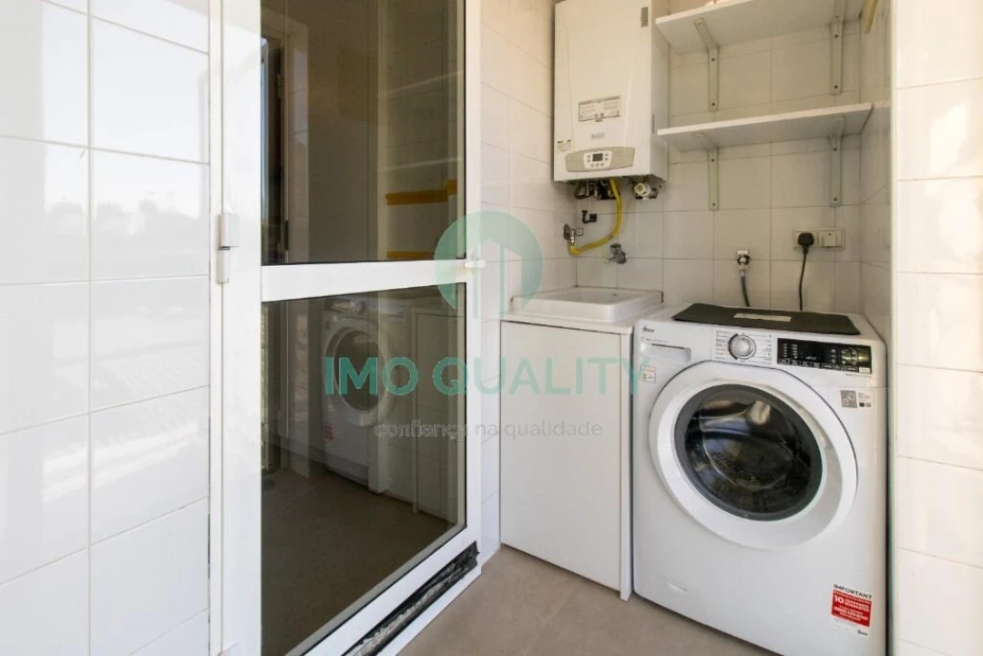 Apartamento T2 para Arrendamento em Lordelo do Ouro e Massarelos Foto 25