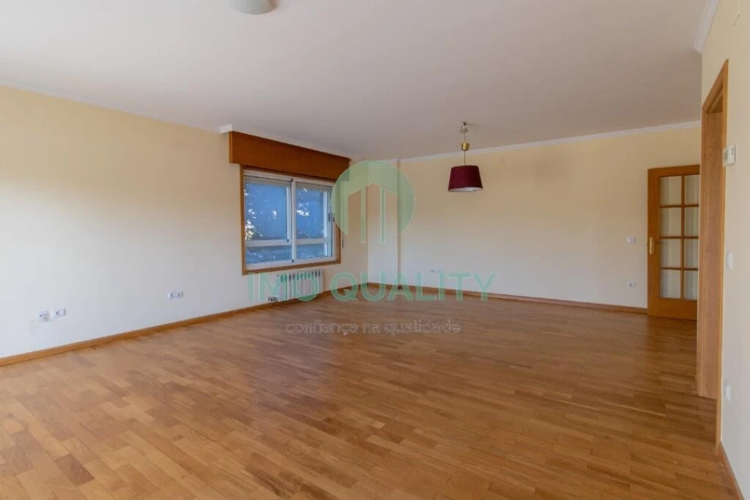 Apartamento T2 para Arrendamento em Lordelo do Ouro e Massarelos Foto 23