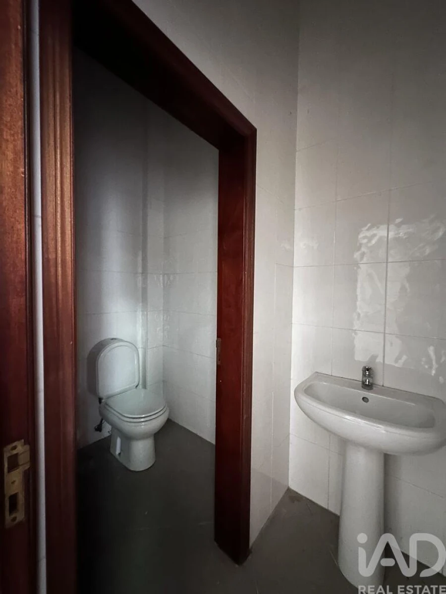 Loja para Venda em Cepões, Meijinhos e Melcões Foto 5