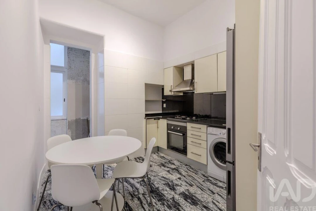 Apartamento T3 para Arrendamento em Penha de França Foto 18