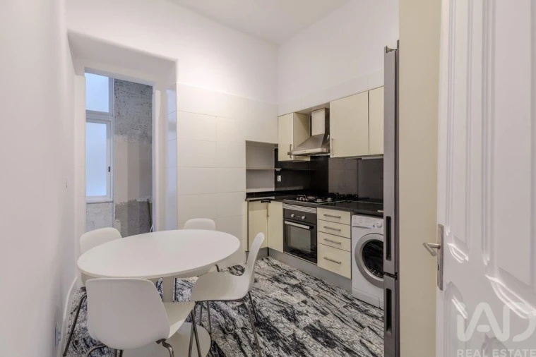 Apartamento T3 para Arrendamento em Penha de França Foto 18
