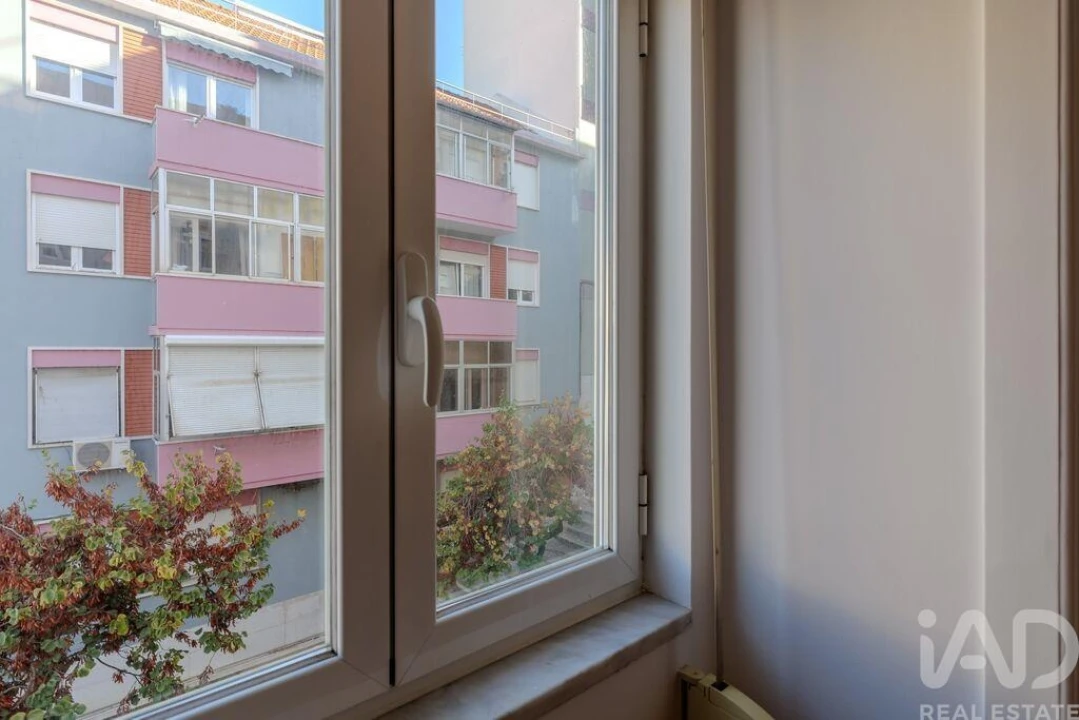 Apartamento T3 para Arrendamento em Penha de França Foto 10