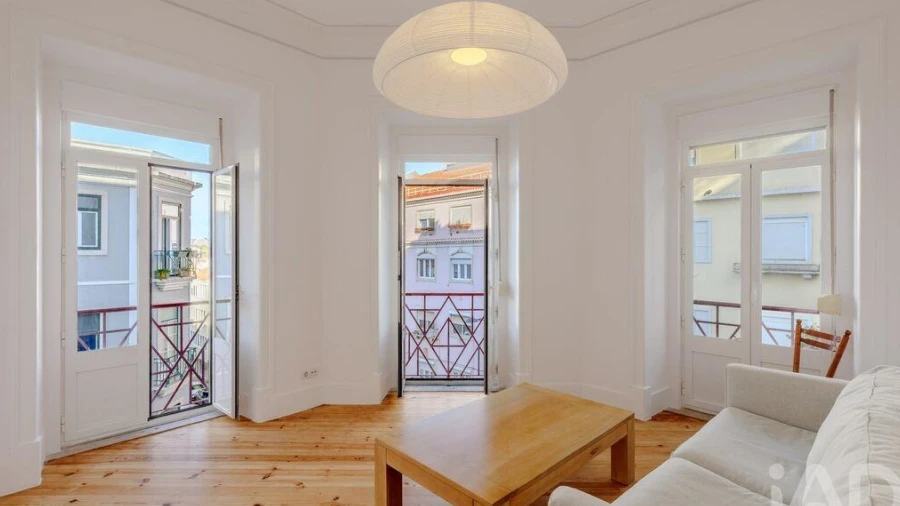 Apartamento T3 para Arrendamento em Penha de França
