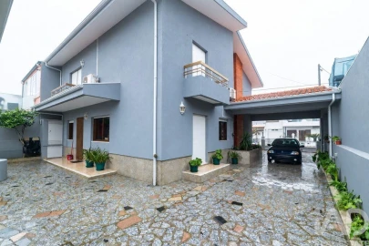 Moradia T4 para Venda em Coronado (São Romão e São Mamede)