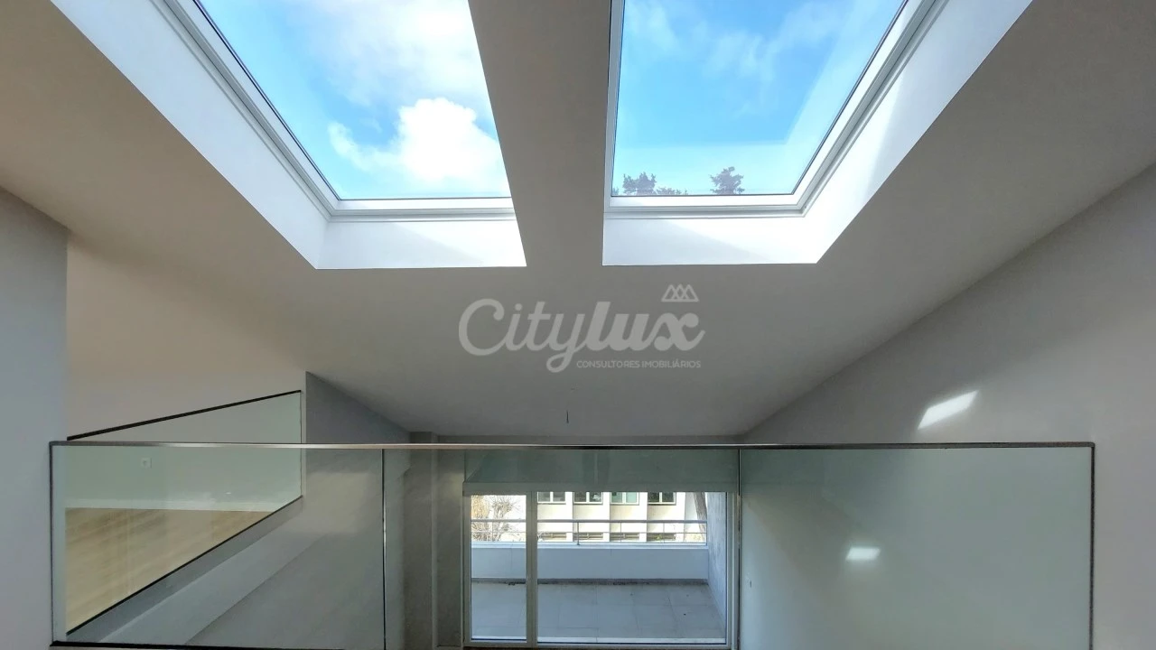 Apartamento T3 para Venda em Carcavelos e Parede Foto 12