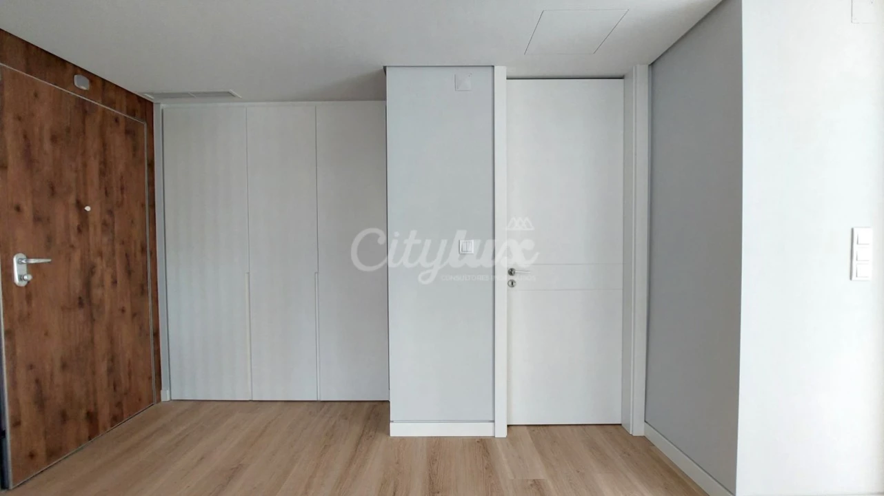 Apartamento T3 para Venda em Carcavelos e Parede Foto 17