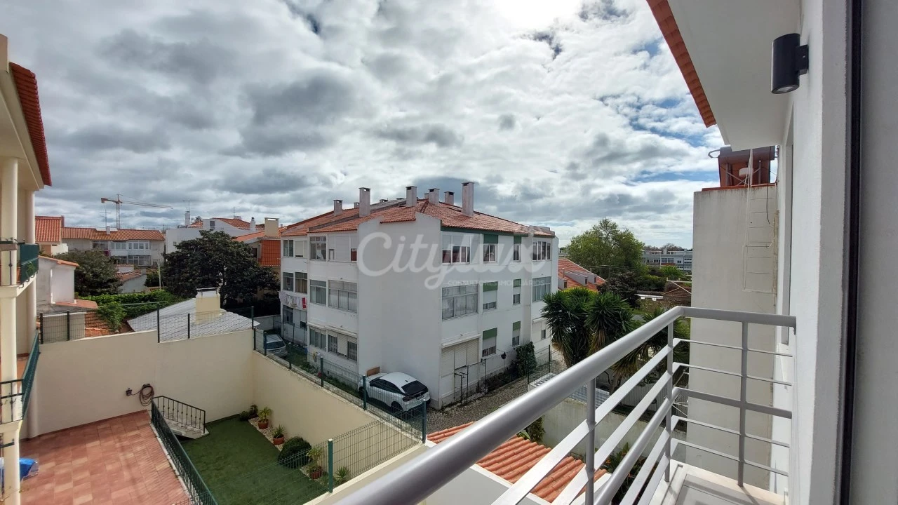 Apartamento T3 para Venda em Carcavelos e Parede Foto 26