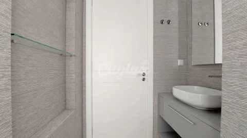 Apartamento T3 para Venda em Carcavelos e Parede