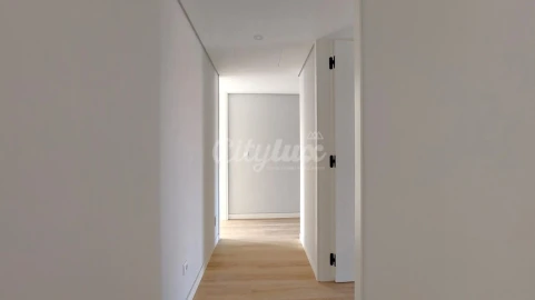 Apartamento T3 para Venda em Carcavelos e Parede