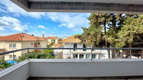 Apartamento T3 para Venda em Carcavelos e Parede
