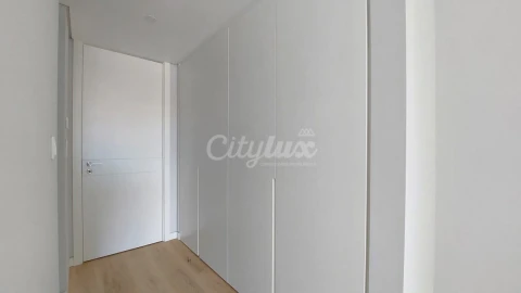 Apartamento T3 para Venda em Carcavelos e Parede