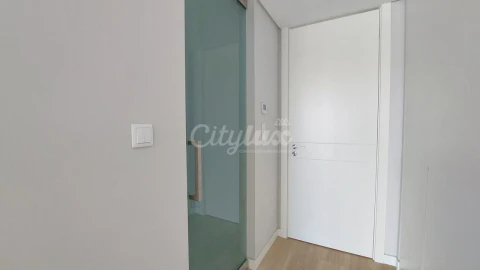 Apartamento T3 para Venda em Carcavelos e Parede