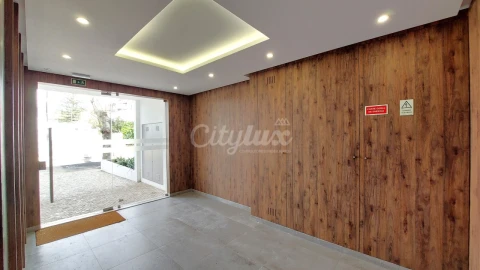 Apartamento T3 para Venda em Carcavelos e Parede