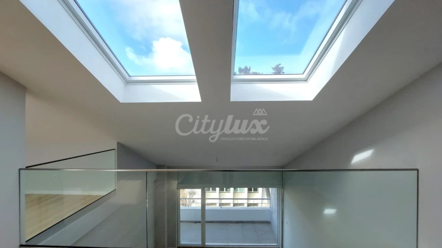 Apartamento T3 para Venda em Carcavelos e Parede Foto 12