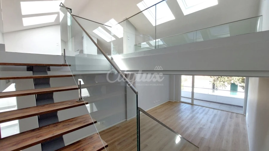 Apartamento T3 para Venda em Carcavelos e Parede