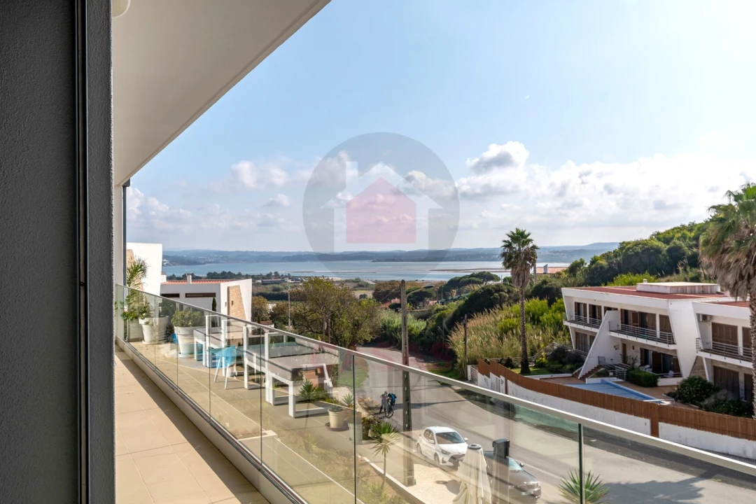 Apartamento T2 para Venda em Foz do Arelho Foto 1