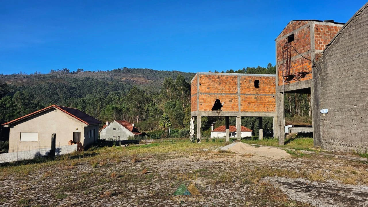 Armazém para Venda em Navió e Vitorino dos Piães Foto 4