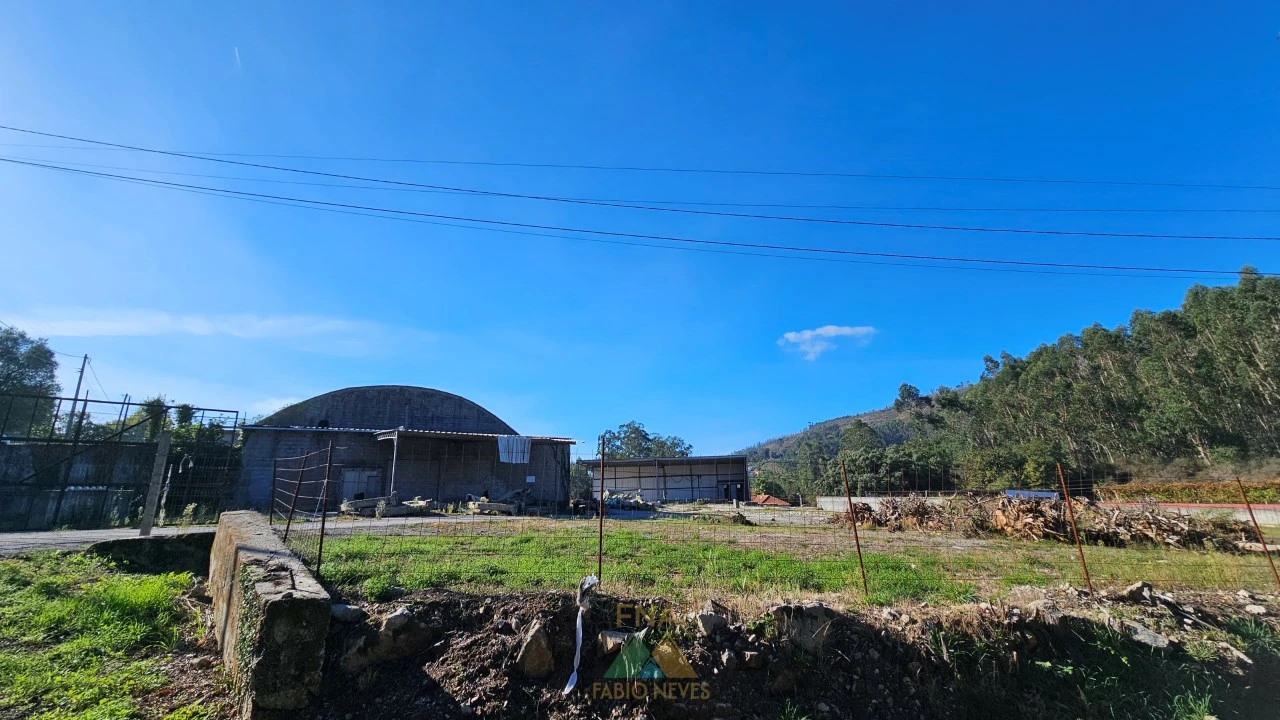 Armazém para Venda em Navió e Vitorino dos Piães Foto 11
