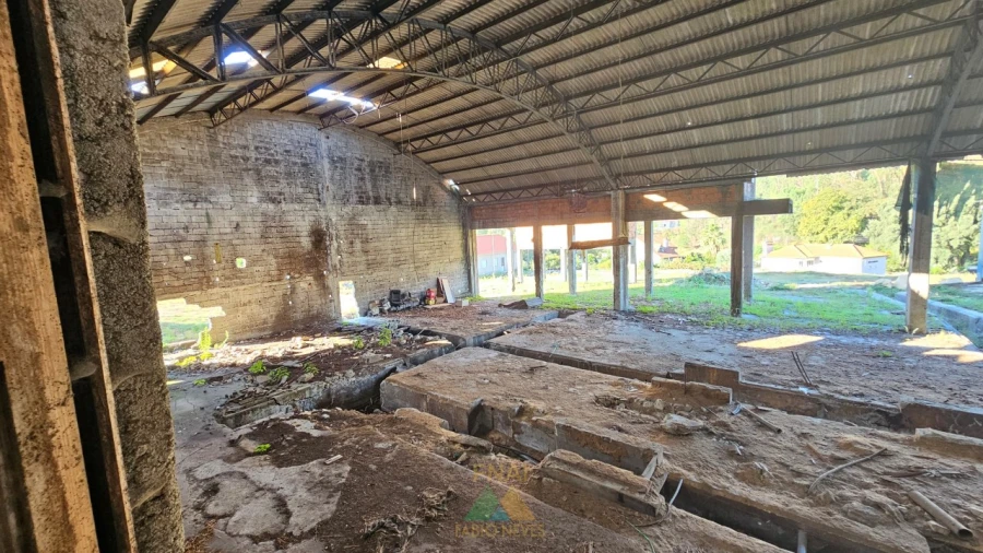 Armazém para Venda em Navió e Vitorino dos Piães Foto 7
