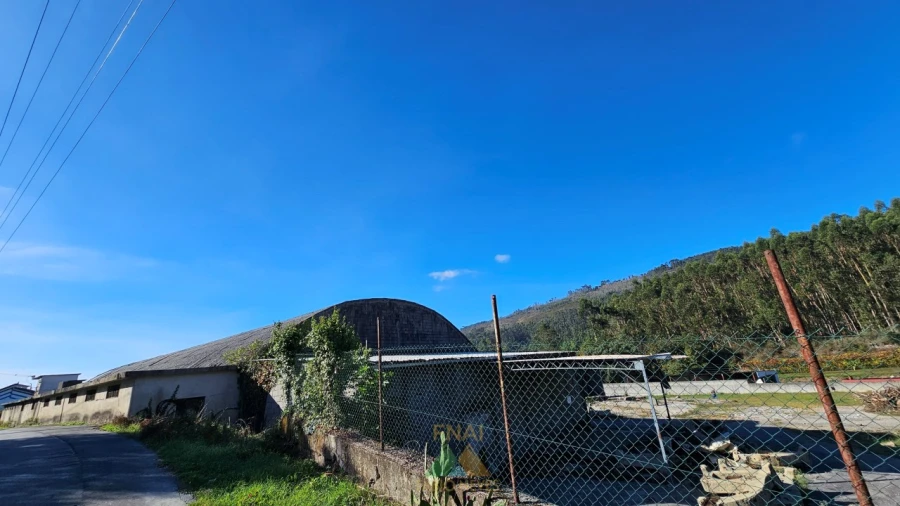 Armazém para Venda em Navió e Vitorino dos Piães Foto 2