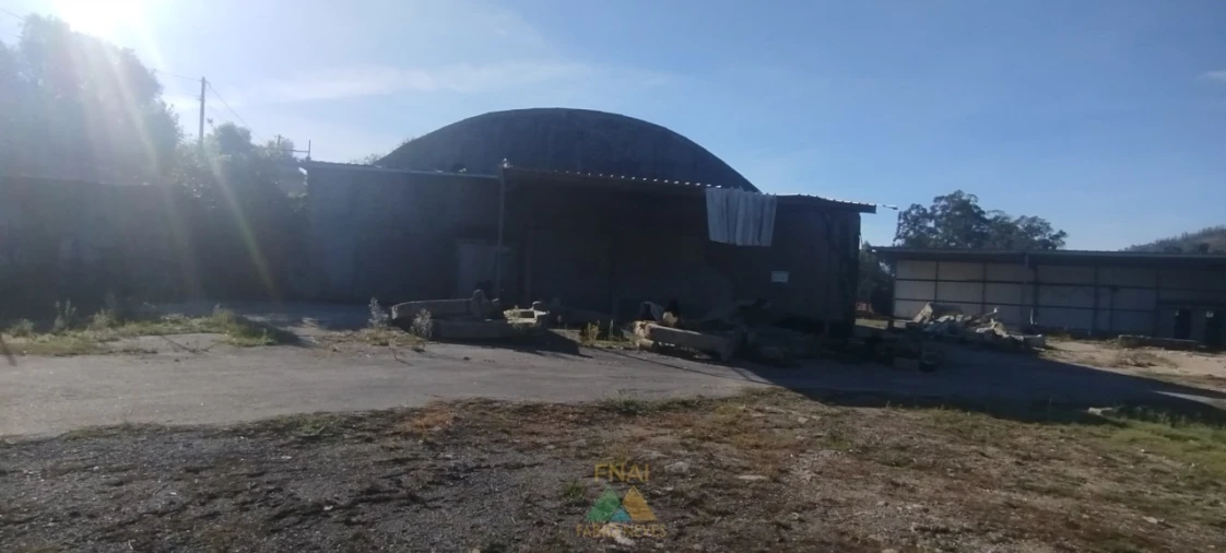 Armazém para Venda em Navió e Vitorino dos Piães Foto 13