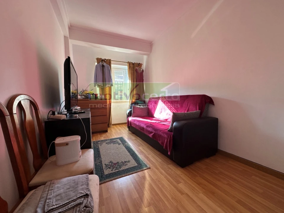 Apartamento T3 para Venda em Algueirão-Mem Martins Foto 7