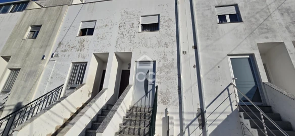 Moradia T2 para Venda em Selho (São Jorge)