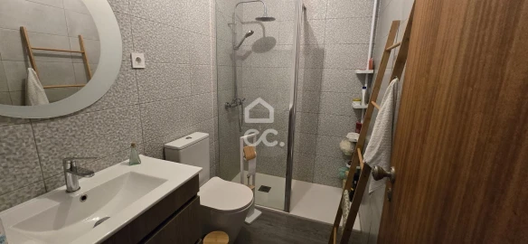 Moradia T2 para Venda em Selho (São Jorge)