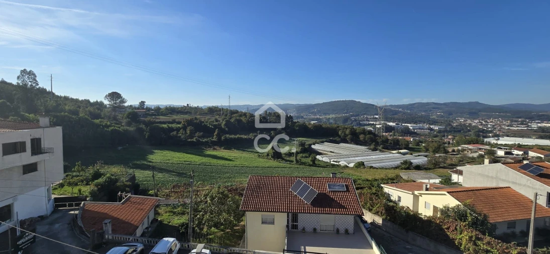 Moradia T2 para Venda em Selho (São Jorge) Foto 3