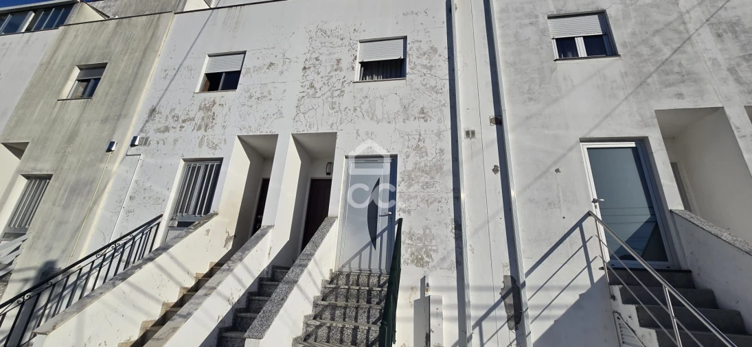 Moradia T2 para Venda em Selho (São Jorge) Foto 2