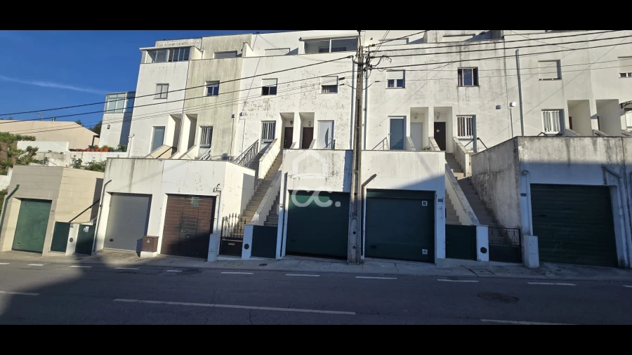 Moradia T2 para Venda em Selho (São Jorge)